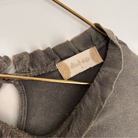 Boho olive green acid wash ruffle trim bell wide sleeve Altar'd state top - Picture 6 of 7